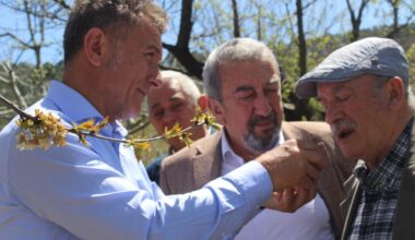 ORHAN SARIBAL: “ÇİFTÇİYE AKP ZULMÜ: TARLAYA BORÇ EKTİRDİ, ENKAZ BİÇTİRİYOR”