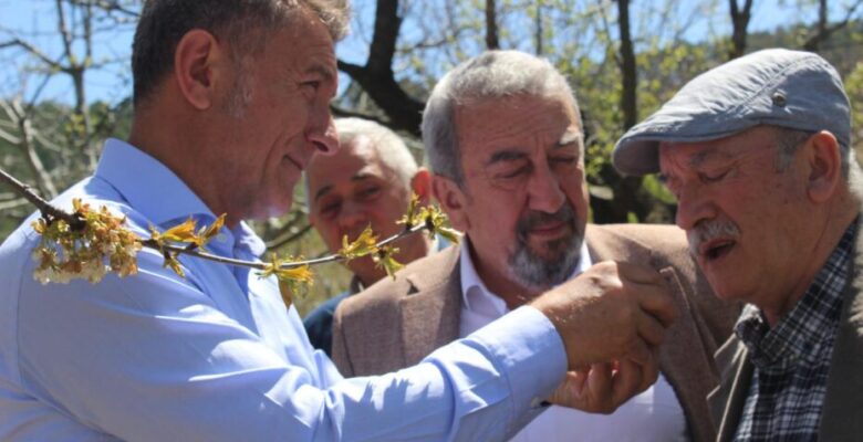 ORHAN SARIBAL: “ÇİFTÇİYE AKP ZULMÜ: TARLAYA BORÇ EKTİRDİ, ENKAZ BİÇTİRİYOR”