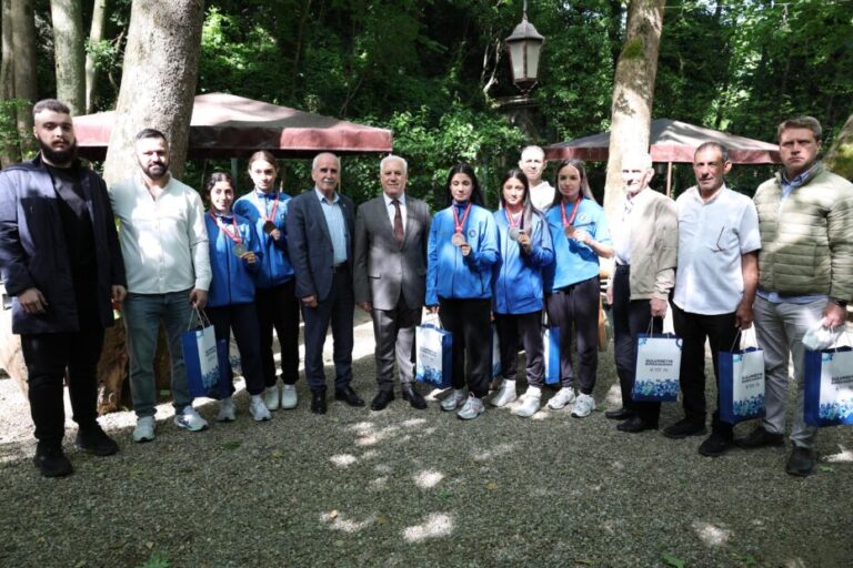 Başkan Bozbey, Bursa’nın gururu sporcularla buluştu