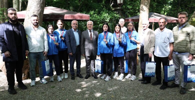 Başkan Bozbey, Bursa’nın gururu sporcularla buluştu