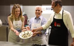 Başkan Mustafa Bozbey ve Seden Bozbey, obezite ile mücadele için mutfağa girdi