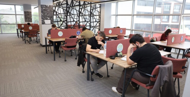 Gençlere üniversite yolunda sınav provası