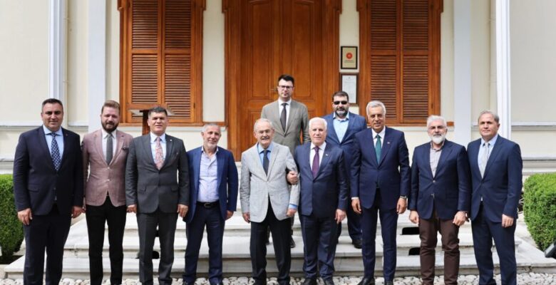 Atatürk’ün balmumu heykeli, Hünkâr Köşkü’nde sergileniyor