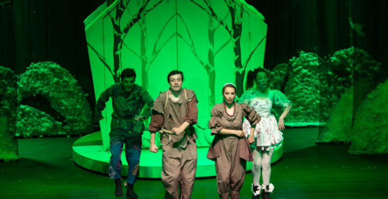 Şehir Tiyatrosu ‘Hansel ve Gretel Sesler Arşivi’ oyununu çocuklarla buluşturdu