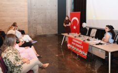 Osmangazi’de kadınlar menopoza karşı bilgilendirildi