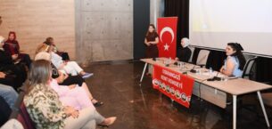 Osmangazi’de kadınlar menopoza karşı bilgilendirildi