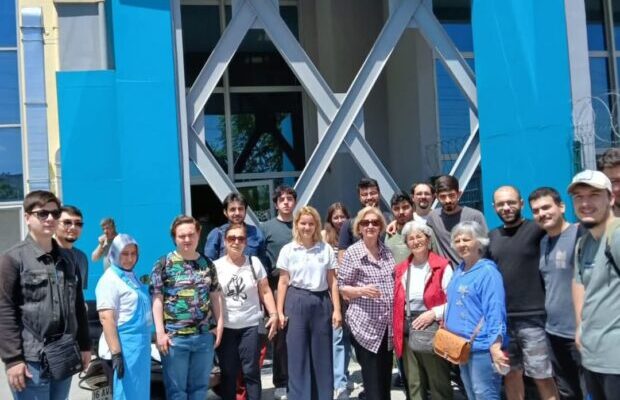 29 Ekim Kadınları Derneği Bursa Şubesi’nden Gençlerle Dayanışma Sofrası
