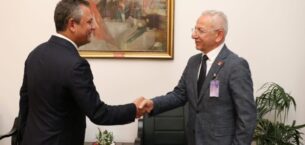 CHP Gemlik İlçe Başkanlığı: “Genel Başkanımız Özgür Özel Yalnız Değildir!”