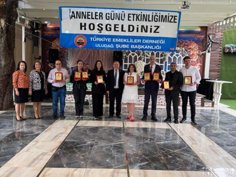ULUDAĞ EMEKLİLER DERNEĞİNDEN GELENEKSEL ANNELER GÜNÜ KUTLAMASI