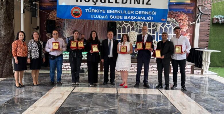 ULUDAĞ EMEKLİLER DERNEĞİNDEN GELENEKSEL ANNELER GÜNÜ KUTLAMASI
