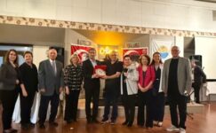 GEMLİK LİSESİ MEZUNLARI ATAMER’DE BİR ARAYA GELDİ