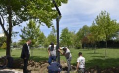 Karacabey Atatürk Kültür Parkı’nda aydınlatma dönüşümü başladı