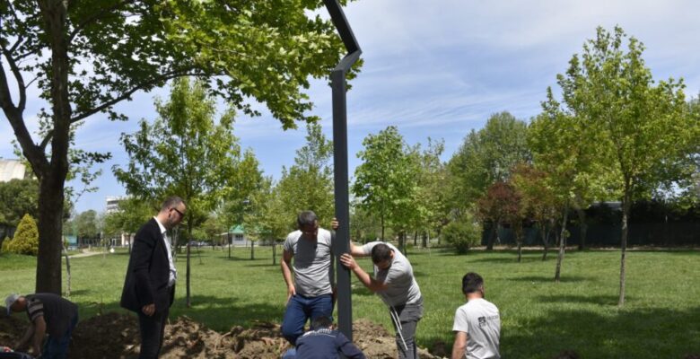 Karacabey Atatürk Kültür Parkı’nda aydınlatma dönüşümü başladı