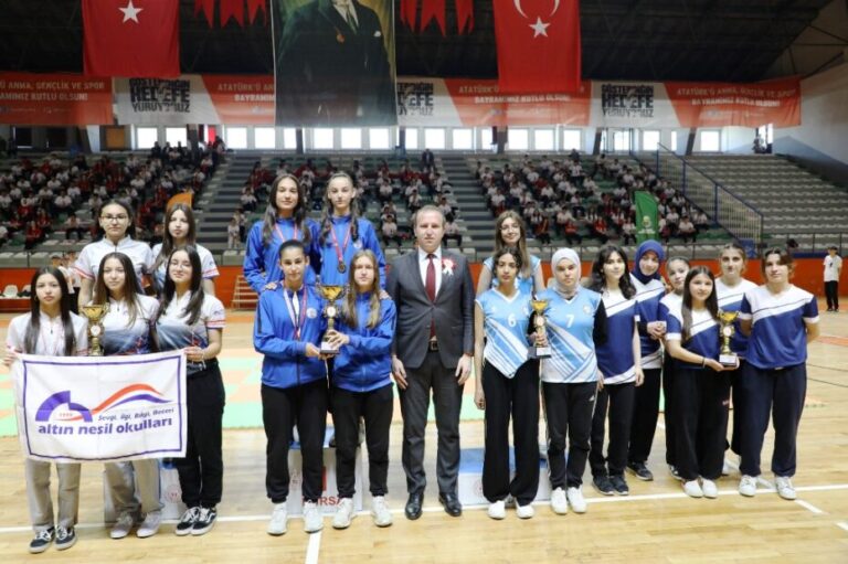 İNEGÖL’DE 19 MAYIS COŞKUYLA KUTLANDI