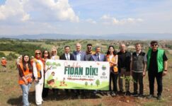 İNEGÖL’DE ÇEVRE HAFTASINDA 150 FİDAN TOPRAKLA BULUŞTU