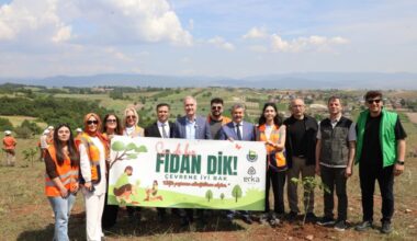 İNEGÖL’DE ÇEVRE HAFTASINDA 150 FİDAN TOPRAKLA BULUŞTU
