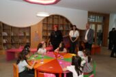 MİNİKLERDEN ANNELERİNE SÜRPRİZ
