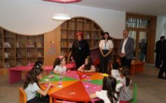 MİNİKLERDEN ANNELERİNE SÜRPRİZ