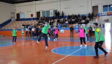 ENGELLER SAHADA AŞILDI, FUTSAL TURNUVASINDA DOSTLUK KAZANDI