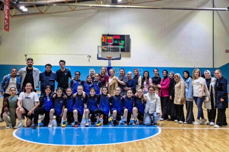 Karacabey Belediyesi’nden spora büyük destek