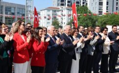 Nilüfer’de 19 Mayıs kutlamaları çelenk sunma töreni ile başladı