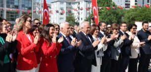 Nilüfer’de 19 Mayıs kutlamaları çelenk sunma töreni ile başladı