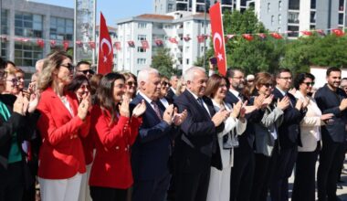 Nilüfer’de 19 Mayıs kutlamaları çelenk sunma töreni ile başladı
