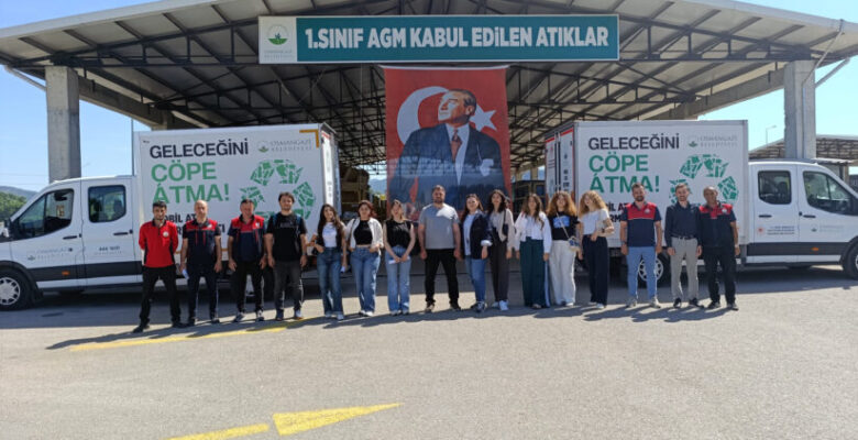 Öğrenciler kapı kapı dolaşılarak halka çevre bilinci kazandırıyor