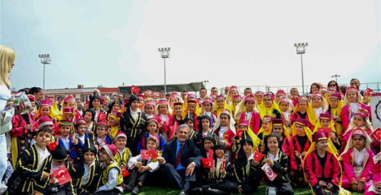 Gemlik’te 1470 Öğrenci Sanatla Buluşuyor