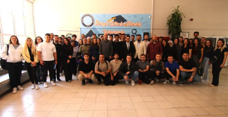 ERDİ ALTINTAŞ DIŞ TİCARET ÖĞRENCİLERİYLE BULUŞTU