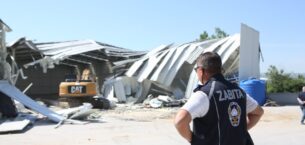 Yaylacık Mahallesi’nde 2 kaçak yapı yıkıldı