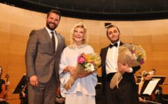 Nilüfer Senfoni Orkestrası ilk konserinde Gülsin Onay’ı ağırladı