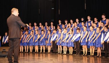 Nilüfer Çocuk ve Gençlik Koroları yıl sonu konserinde büyüledi