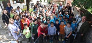Yazar Karamuti Misi Yazıevi’nde öğrencilerle söyleşi yaptı
