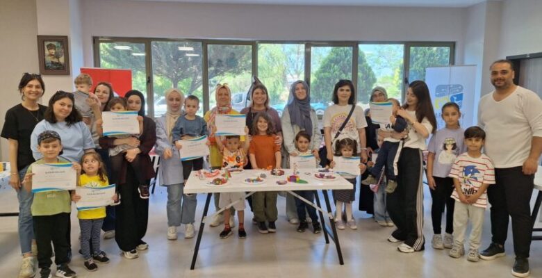 Karacabey Belediyesi’nden anne-çocuklara özel Kil Atölyesi
