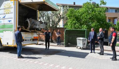 Karacabey Belediyesi’nden çöp konteynerine özel temizlik