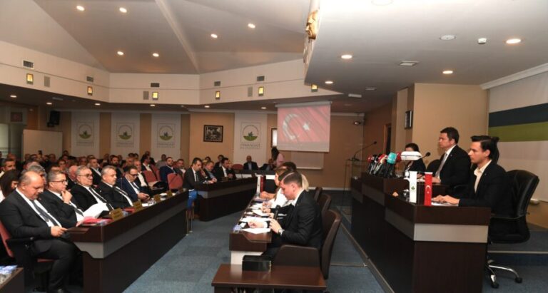 Osmangazi Belediye Meclisi Özgür Özel’e yönelik saldırıyı kınadı