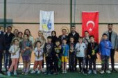 Karacabey Belediyesi Spor Tesisleri’nde minik raketler sahne aldı