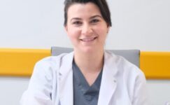 UZMAN DİŞ HEKİMİ NİHAL SALI’DAN UYARI; “SİGARA AĞIZ VE DİŞ SAĞLIĞINI SESSİZCE YOK EDİYOR”