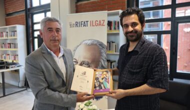 Genç oyuncu, öğrencilere “Hababam Sınıfı”nı okudu