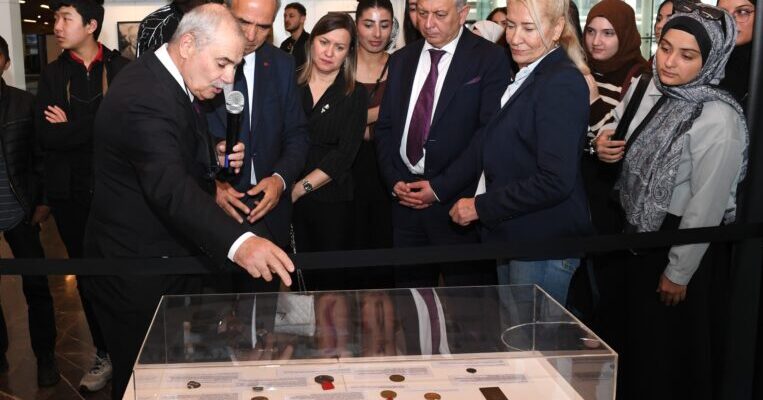 Kurtuluştan Kuruluşa Unutulmayanlar Sergisi açıldı