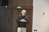 Ünlü Yazar Sinan Yağmur Karacabey’de öğrencilerle buluştu