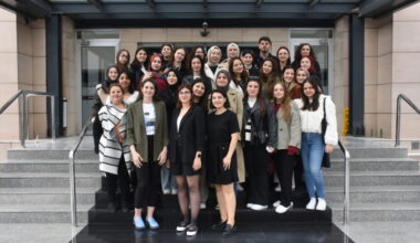 GELECEĞİN MODA TASARIMCILARI BU PROGRAMDA YETİŞİYOR