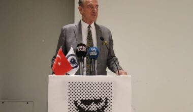 HÜSNÜ BOZKURT; “İHANET MANİFESTOSU KÜSTAHLIK BELGESİNİ KABUL ETMİYORUZ”