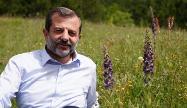 GÜRSU’NUN GÖK SIĞIRKUYRUĞU  ÇİÇEKLERİNİ AÇTI