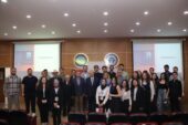 SAĞLIK SEKTÖRÜNÜN BAŞARILI İSMİ AHMET ÖZKUL ÖĞRENCİLERLE BULUŞTU
