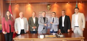 Anahtar Parti, BESOB’ta esnafın sorunlarını konuştu