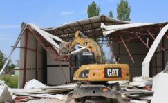 Nilüfer’de iki kaçak fabrika yerle bir edildi
