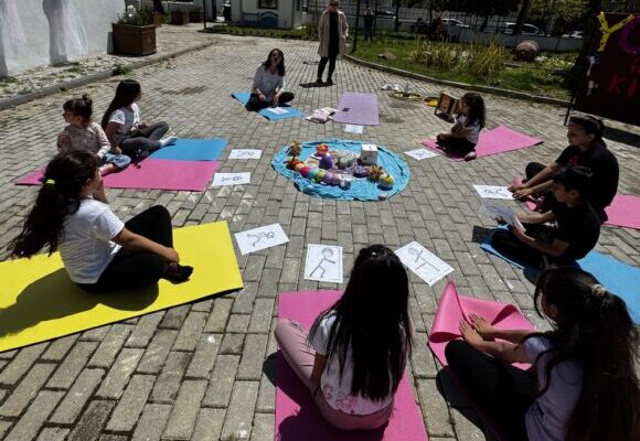 GEMLİK KENT KONSEYİ ÇOCUK MECLİSİ, YOGA ETKİNLİĞİNDE BULUŞTU