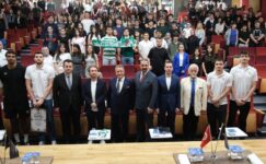 Bursaspor Basketbol Başkanı Sezgin  Mudanya Üniversitesi’nde öğrencilerle buluştu